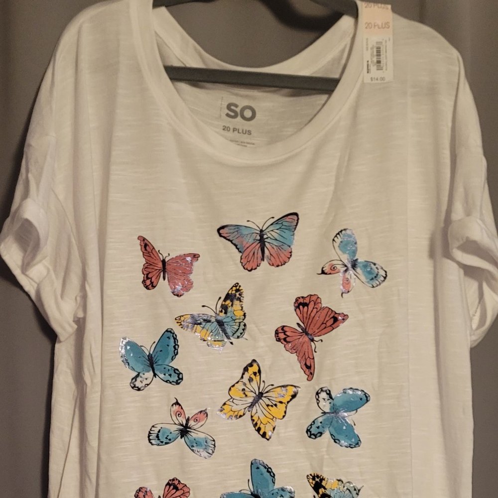 Brand NEW! Junior Girl's Plus White Butterfly Tee (Size 20 Plus) *Small Damage